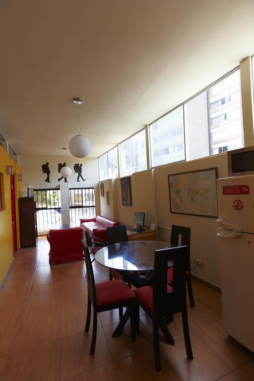Flying Dog Hostel Lima Extérieur photo